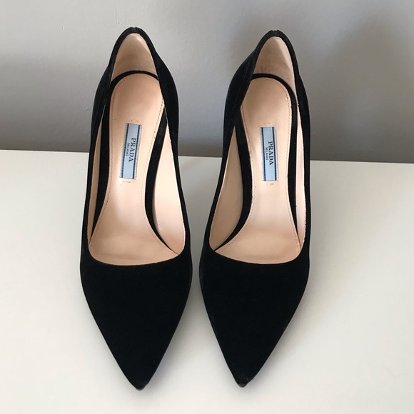Prada velvet black pumps like new - Picture 2 of 5